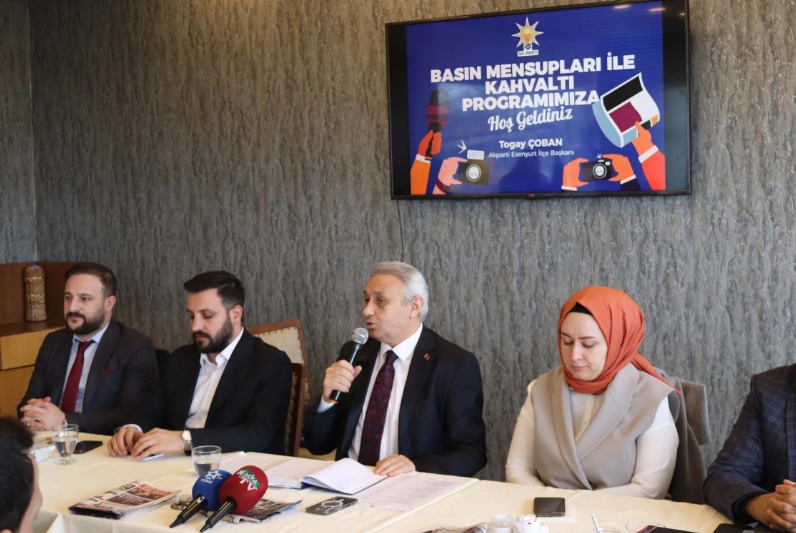 AK Parti Esenyurt İlçe Başkanı Togay Çoban: “Sıkılmadık el, girilmedik kapı bırakmayacağız”
